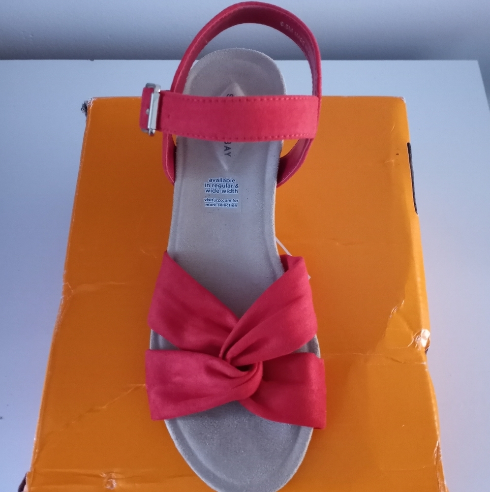 Red Sandles